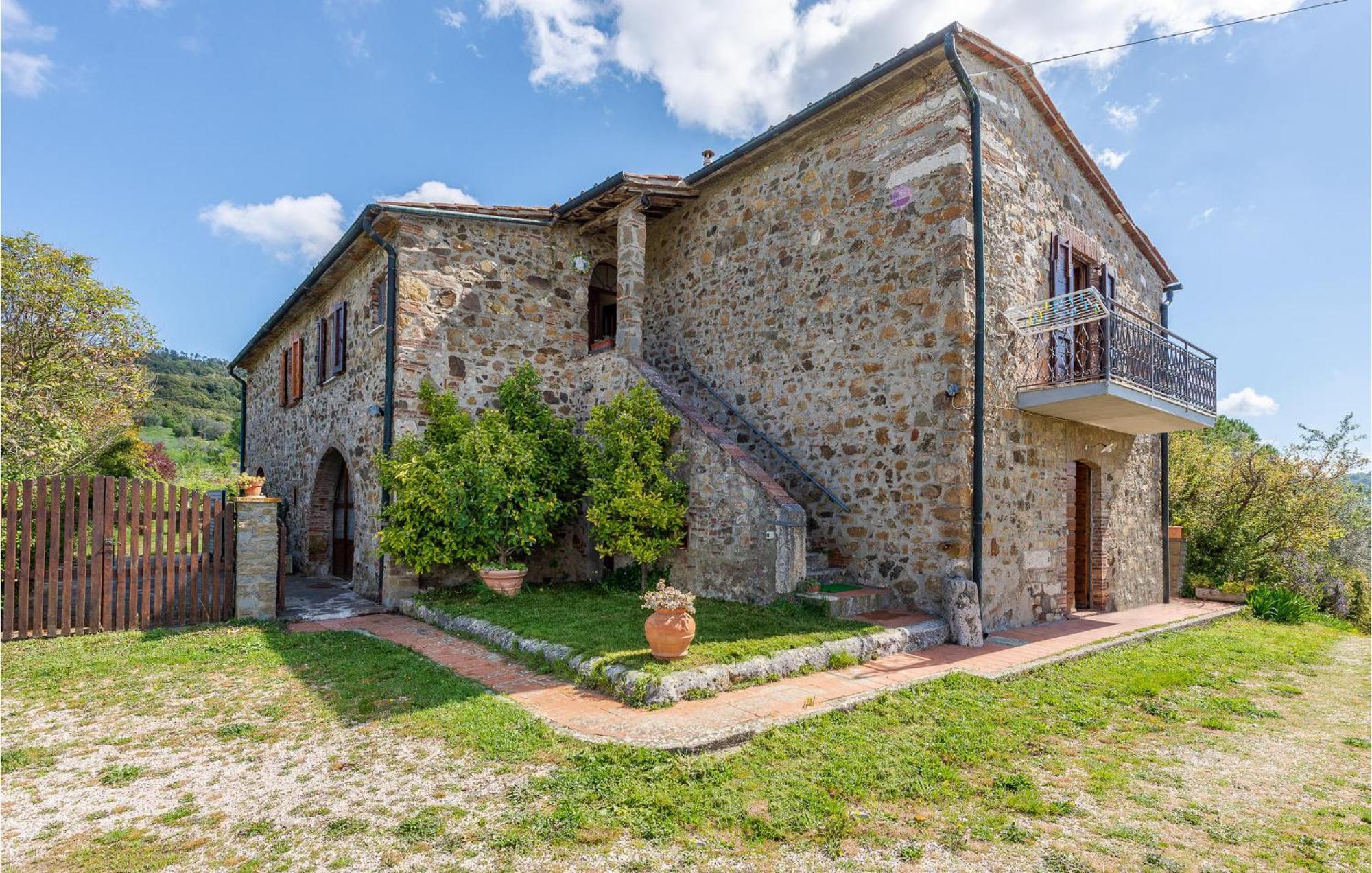 Cozy Home In Massa Marittima Gr With Kitchen Exterior photo