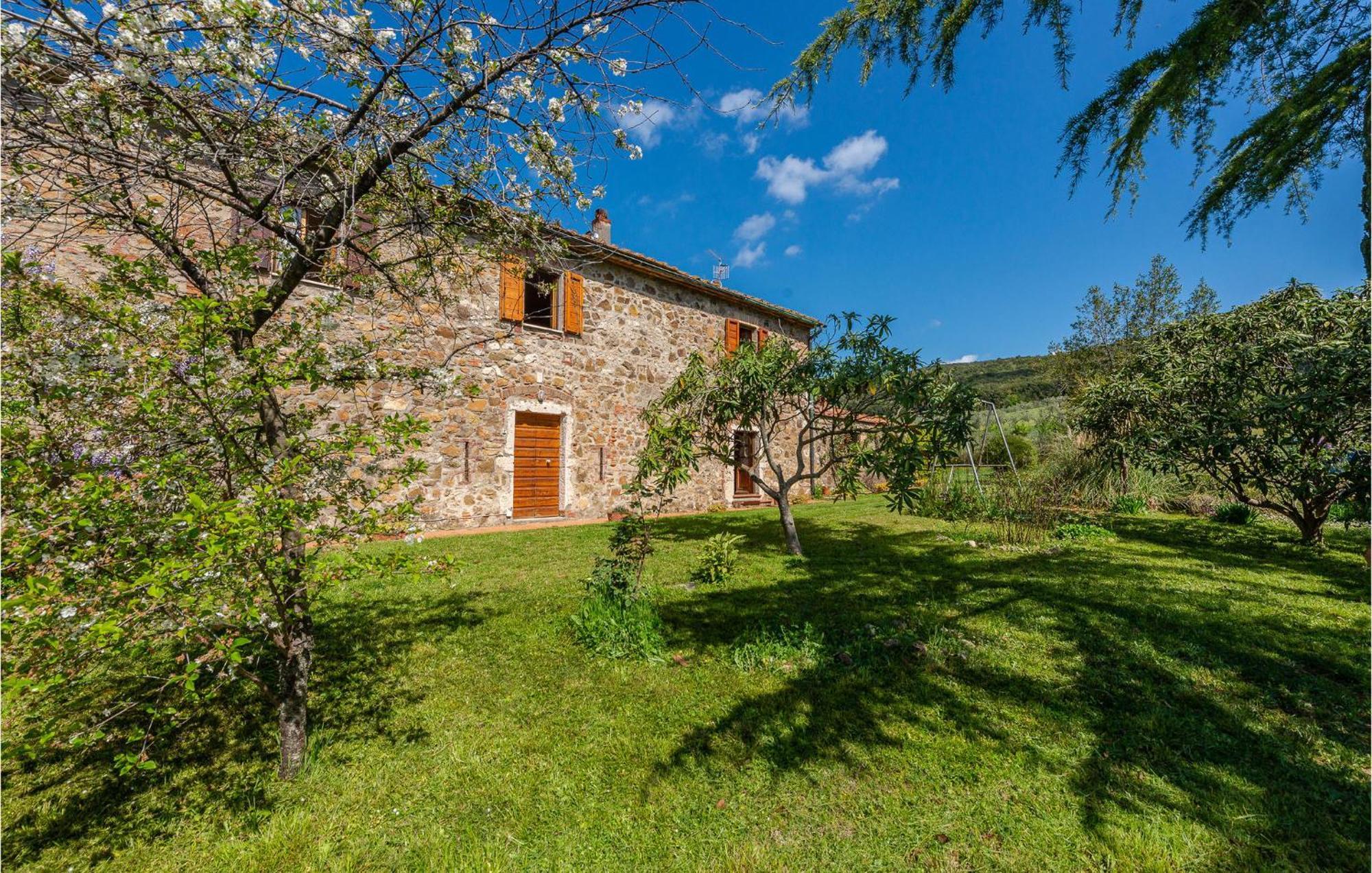 Cozy Home In Massa Marittima Gr With Kitchen Exterior photo