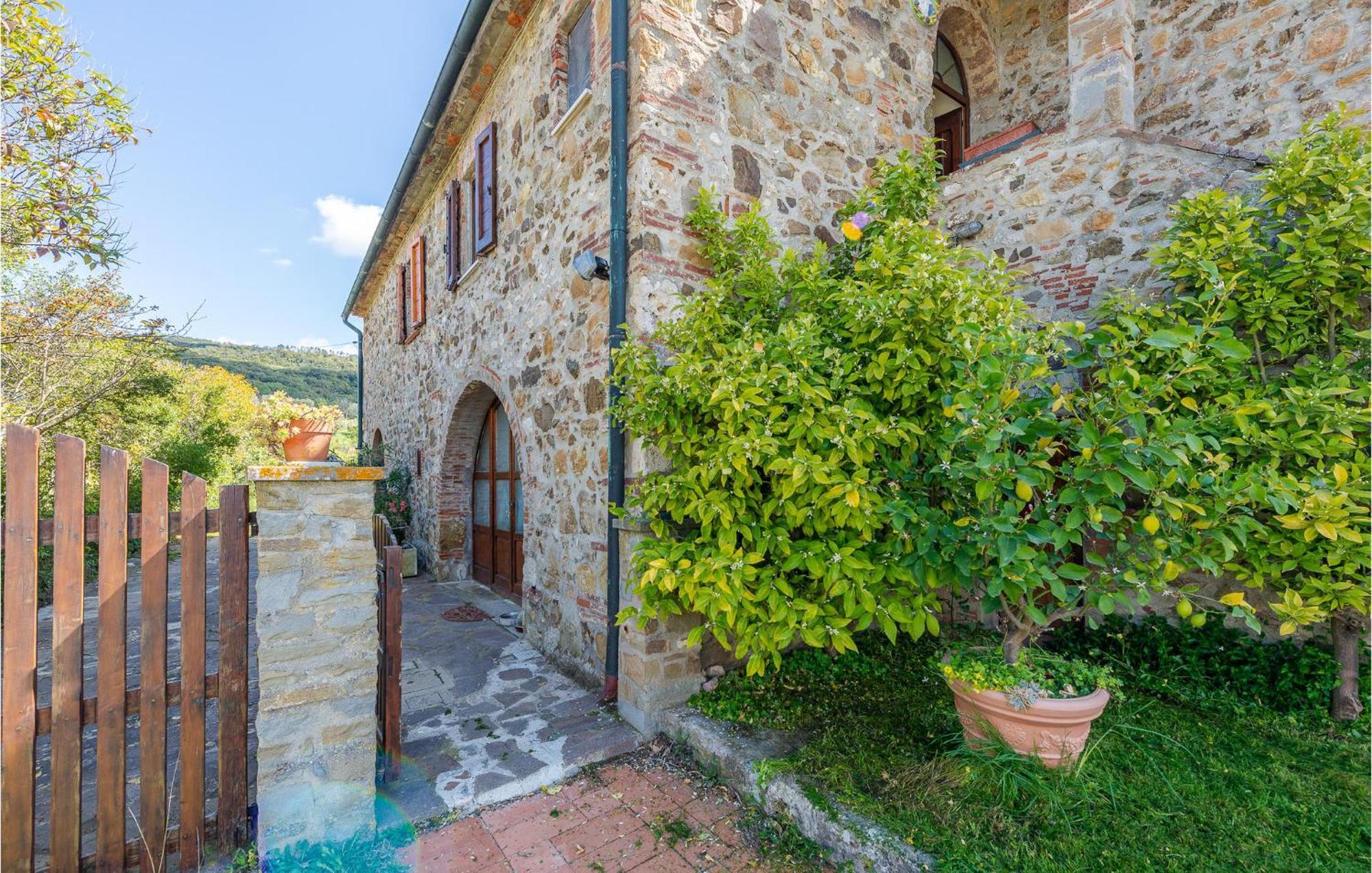 Cozy Home In Massa Marittima Gr With Kitchen Exterior photo
